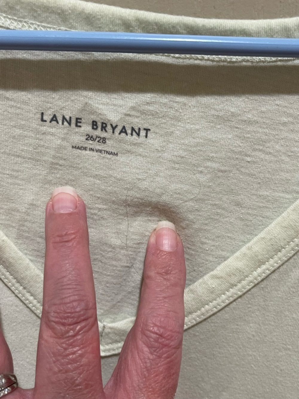 Lane Bryant Ombre V-Neck Tee in Cream, Pink & Blue size 26/28 - Picture 3 of 3